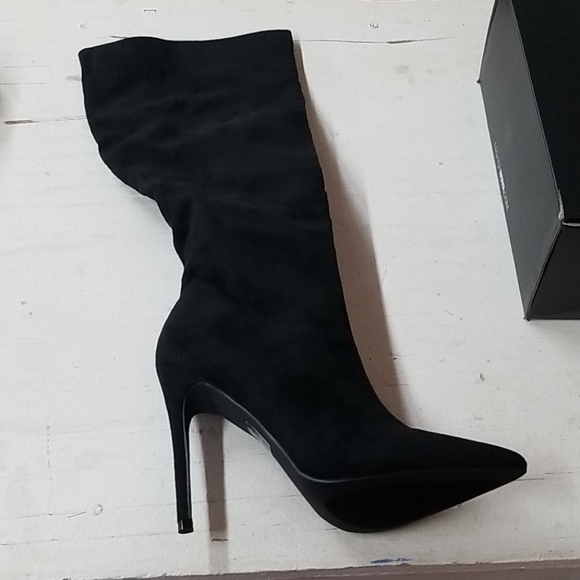 Shoes - Picture 2 of 7